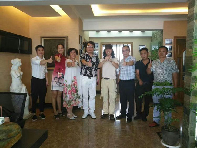 �����A�̅f(xi��)��(hu��)��ϯꐺ���������ʿ����һ�У����R���ܼҡ����܅f(xi��)��(hu��)�ؕ��L(zh��ng)�|���ώ�������